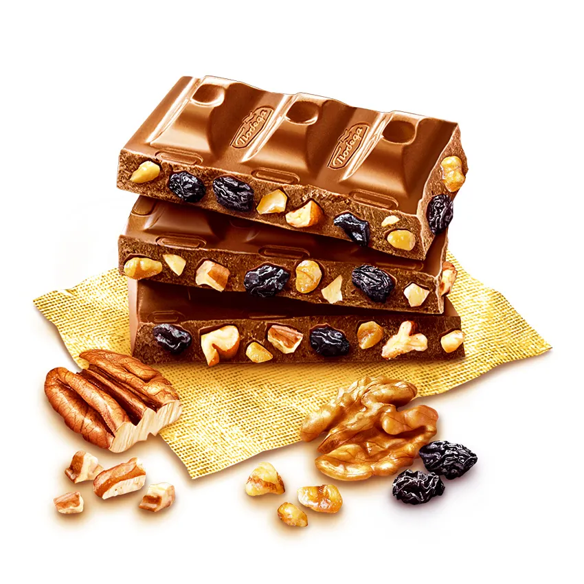 Шоколад «Молочный с грецким орехом в карамели, дробленым пеканом и изюмом»